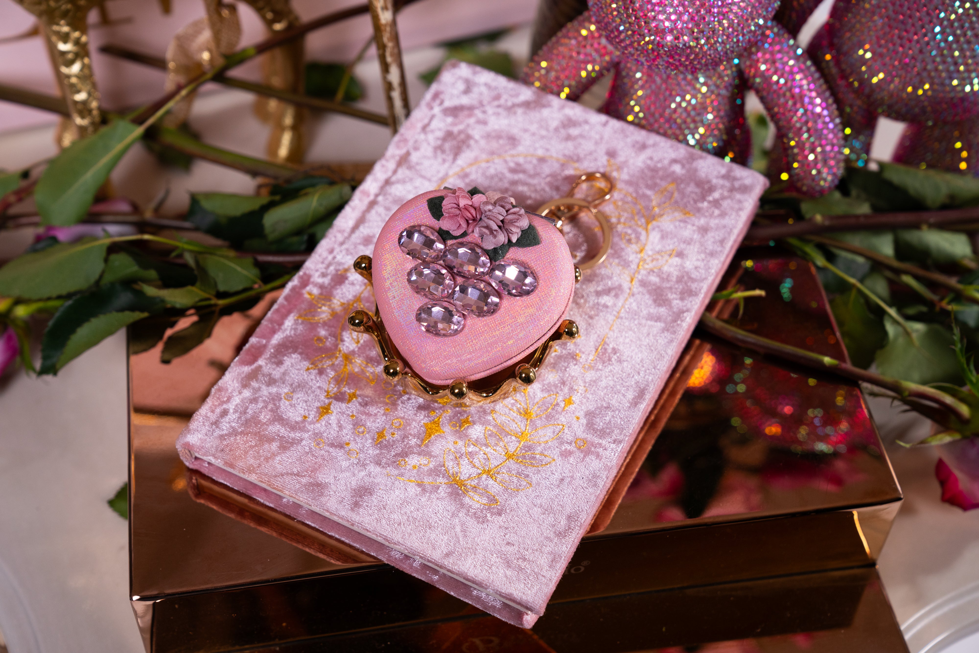 Brangio Elegant Heart Gem Keychain Case